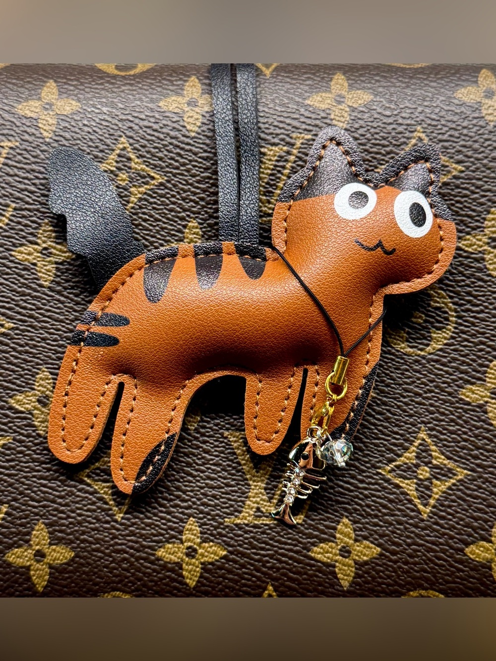 New Brown Tabby Striped Cat Faux Leather Purse Bag Charm w/ Fish & Bead Charms
